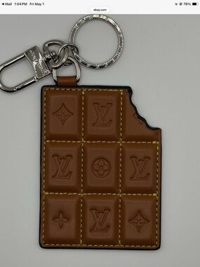 Authentic Louis Vuitton Brown Chocolate Bar Monogram Leather Key & Card Holder